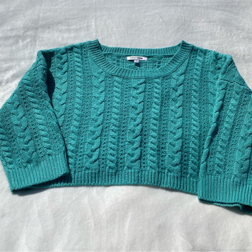Fashionable nova blue crop top sweater